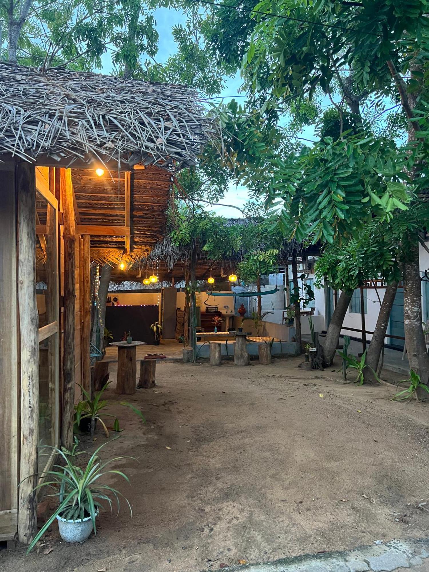 Cactus Arugambay Hostel อารูกัมเบย์ ภายนอก รูปภาพ